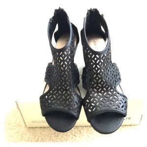 Black Wedges Sandal Size 8.5